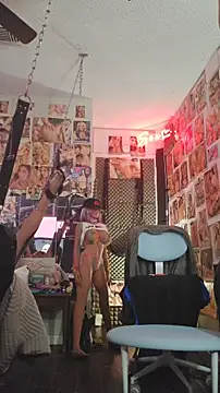 luvs2cumm69 online show from December 4, 2:18 am