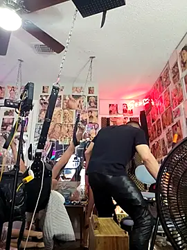 luvs2cumm69 online show from October 21, 2:36 am