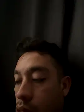 Magicerosxx69 online show from November 6, 3:59 pm