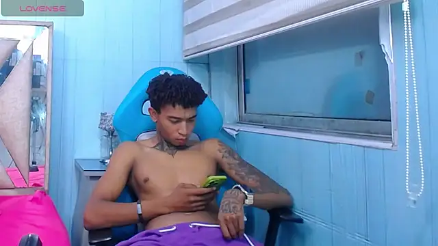 sexy blacks  online show from September 24, 1:42 pm