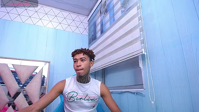 sexy blacks  online show from January 30, 11:33 am