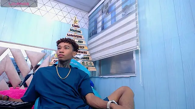 sexy blacks  online show from December 29, 11:29 am