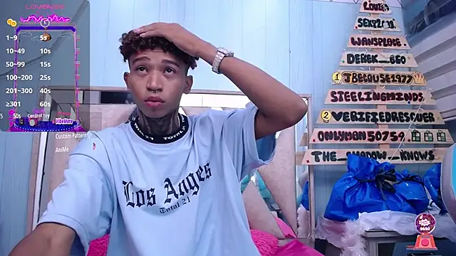 sexy blacks  online show from December 16, 11:33 am