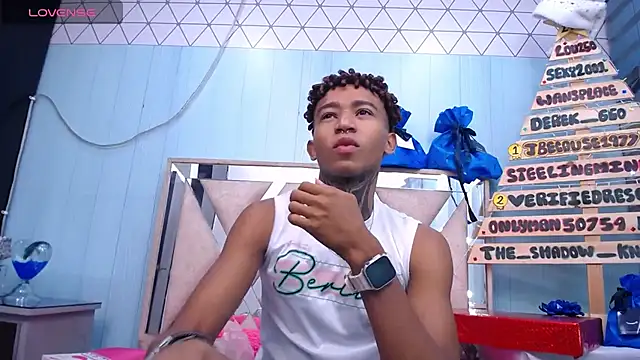 sexy blacks  online show from December 11, 11:32 am