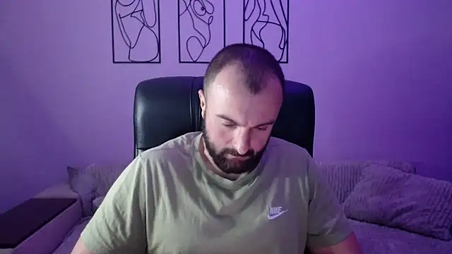 brindlefly6969 online show from January 6, 11:36 am