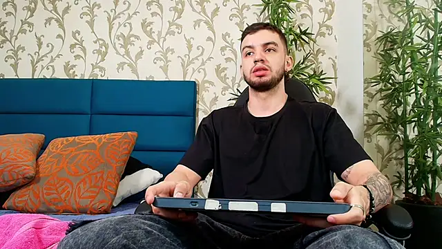 Michael magno online show from July 16, 4:25 pm