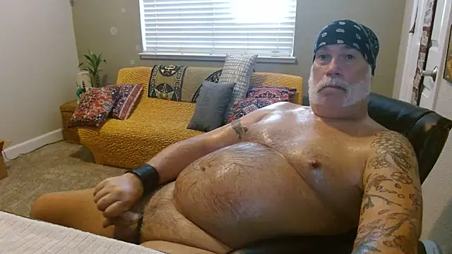 musclebearnips online show from October 31, 4:54 pm