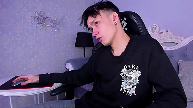 CalvinOwens online show from February 4, 8:13 am