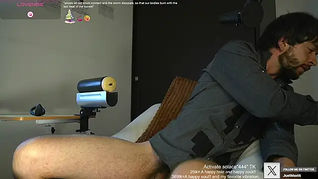 Snapshot of just_maxii chatting on January 24, 9:37 pm just maxii online show from January 24, 9:37 pm