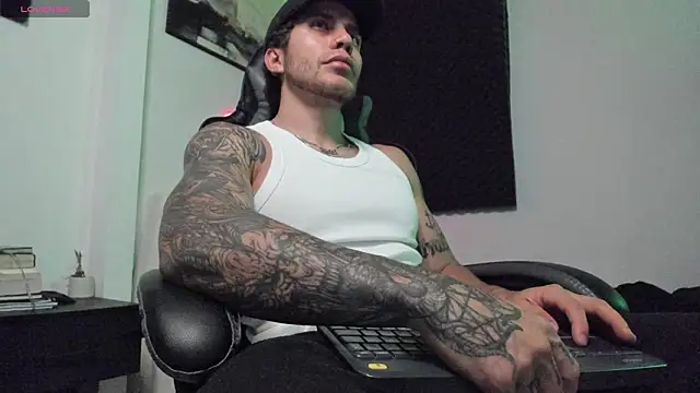 LucianSinclair online show from February 25, 3:18 am