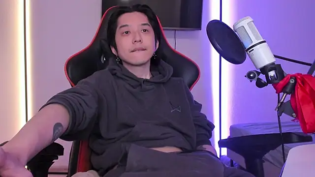 wexlee7 online show from October 18, 3:00 am