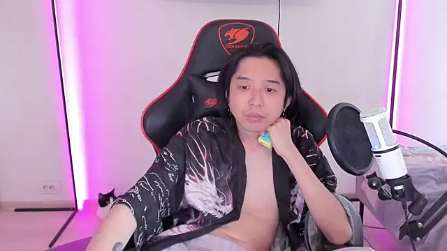 wexlee7 online show from October 3, 11:15 am