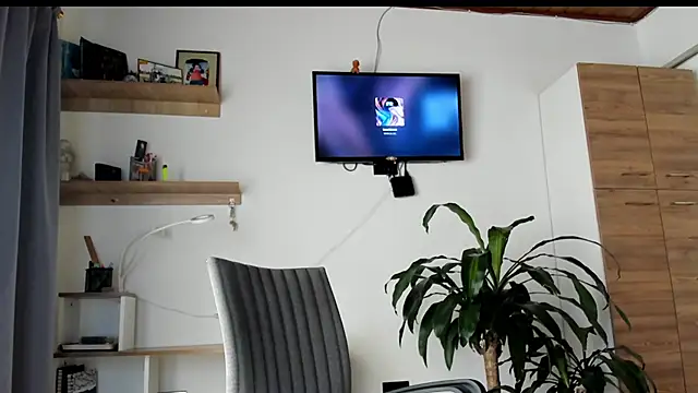 manucute 23  online show from April 5, 4:47 pm