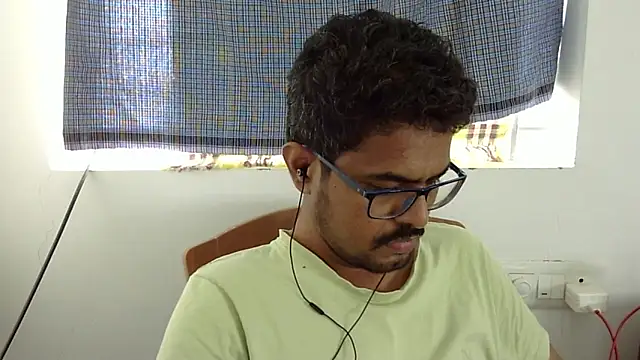 The SHY uncut online show from December 21, 10:12 am