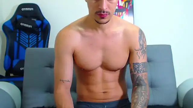Snapshot of Tristan-bm chatting on December 2, 8:31 pm Tristan-bm online show from December 2, 8:31 pm