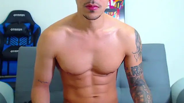 Snapshot of Tristan-bm chatting on January 18, 3:05 pm Tristan-bm online show from January 18, 3:05 pm