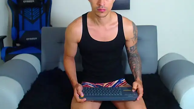 Snapshot of Tristan-bm chatting on January 7, 12:48 pm Tristan-bm online show from January 7, 12:48 pm