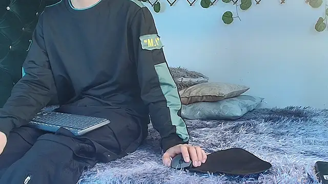 Levii Ackermann online show from March 20, 2:32 pm