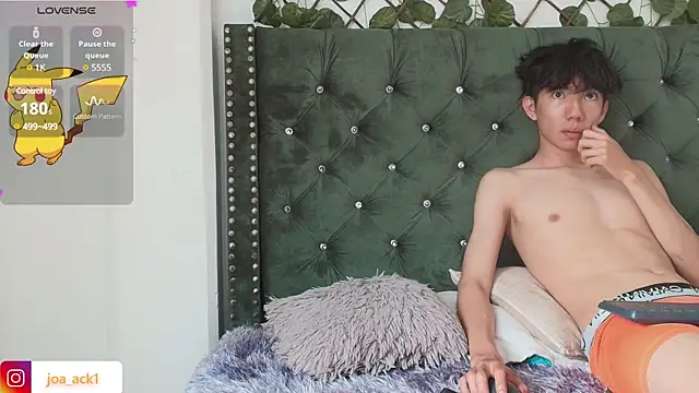 Levii Ackermann online show from December 15, 4:48 pm