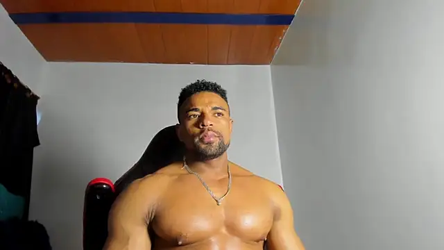 estebanlobo- online show from September 30, 12:06 am