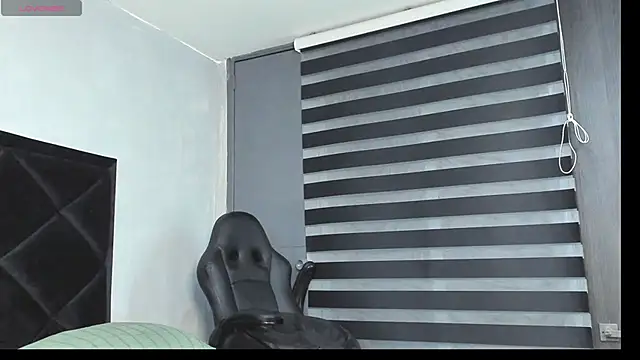 Dancelwashington online show from December 9, 7:35 pm