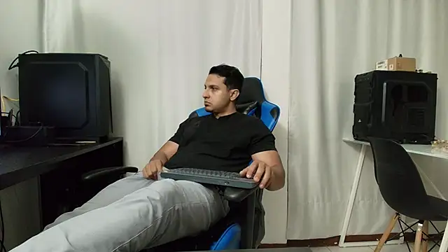 hott dicks online show from May 4, 11:17 pm