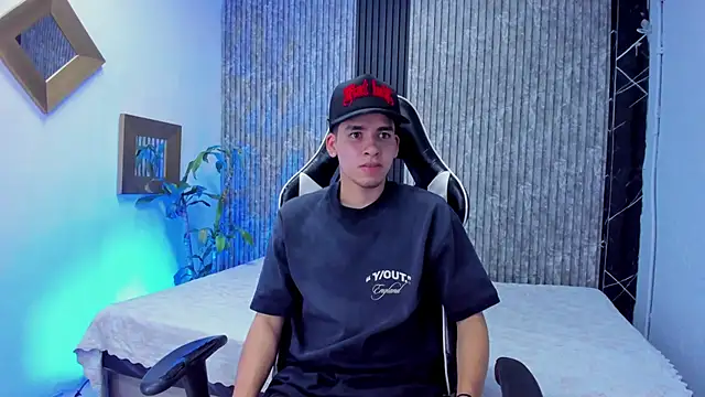 Mike 0233  online show from November 7, 5:33 am