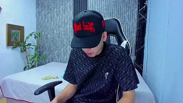 Mike 0233  online show from November 5, 5:31 am