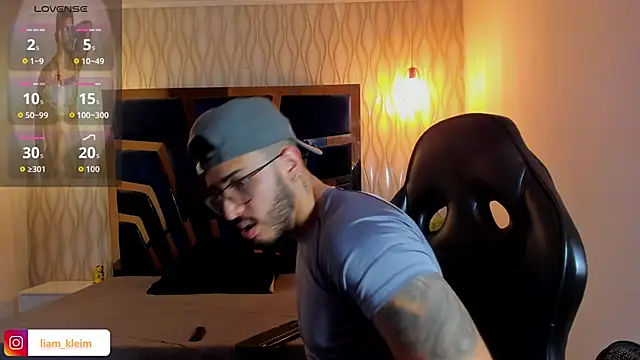 Liam Kleiin online show from March 25, 11:47 am