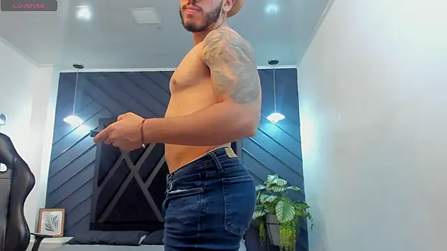 Liam Kleiin online show from November 13, 11:48 am