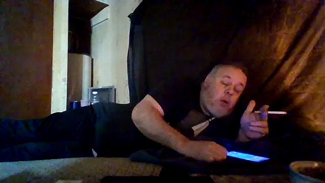 Nightshade7712 online show from December 3, 4:29 am