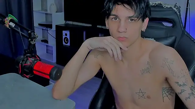 MarkBrowniii online show from December 15, 8:50 pm