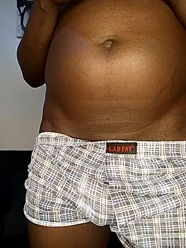 MaskedGQ online show from February 8, 8:20 am