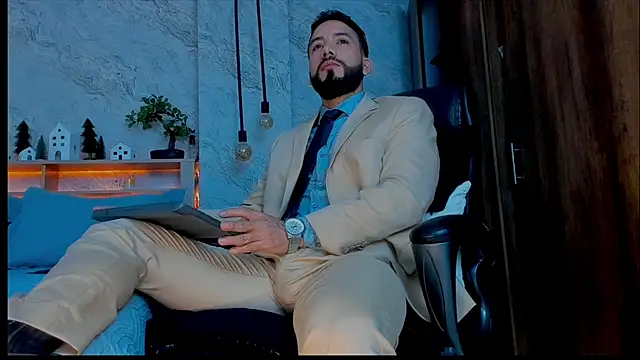 Snapshot of bruno_woods chatting on December 11, 2:06 pm bruno woods online show from December 11, 2:06 pm
