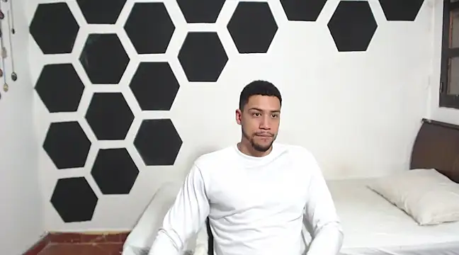 Jhors  Collens online show from January 16, 5:11 am