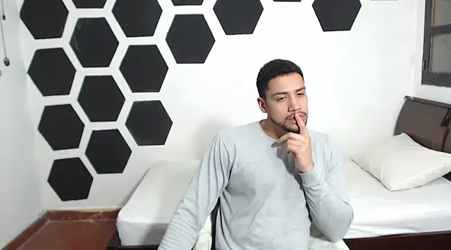 Jhors  Collens online show from January 31, 4:25 am