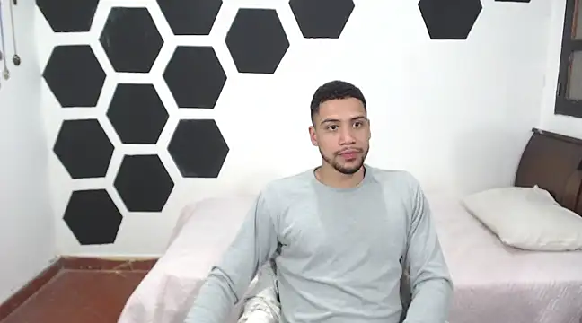 Jhors  Collens online show from December 12, 4:37 am