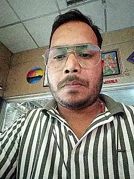 DeepakXxxR86 online show from March 5, 8:27 pm