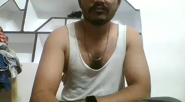 Snapshot of naughtymike0007 chatting on December 26, 1:29 am naughtymike0007 online show from December 26, 1:29 am