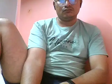 Snapshot of naughtymike0007 chatting on September 30, 6:11 pm naughtymike0007 online show from September 30, 6:11 pm