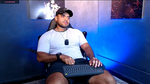 Snapshot of Big_furry_bear13 chatting on October 8, 6:29 am Big furry bear13 online show from October 8, 6:29 am