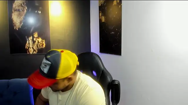 Big furry bear13 online show from December 2, 6:49 am