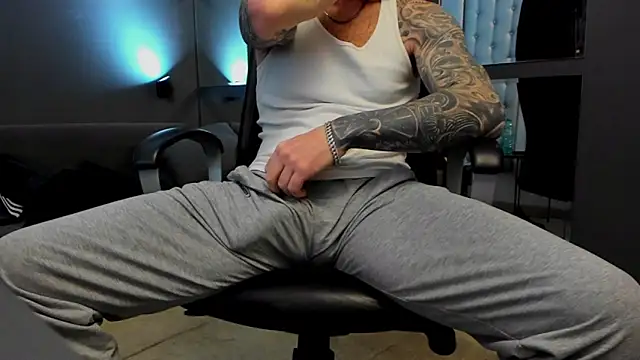 AronGrant online show from February 5, 10:11 am