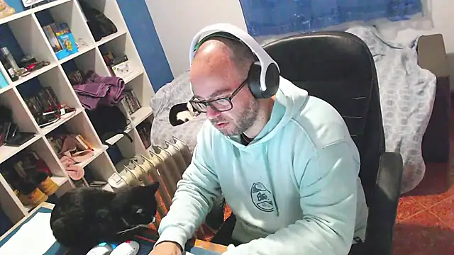 ravingr4d4 online show from February 5, 9:16 am