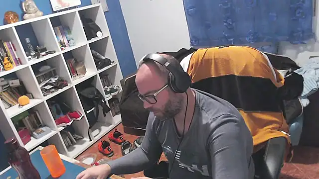 ravingr4d4 online show from October 30, 11:50 pm