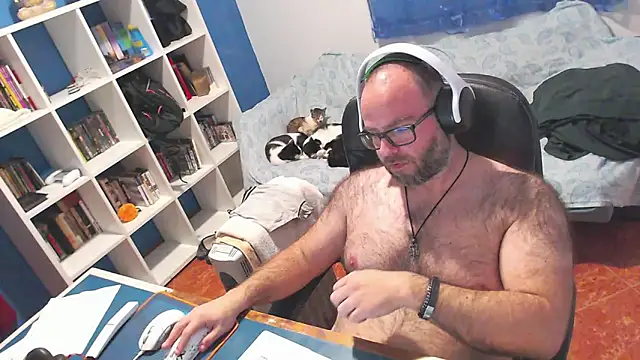 ravingr4d4 online show from February 16, 5:00 pm