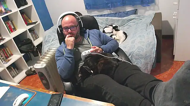 ravingr4d4 online show from February 11, 10:48 pm