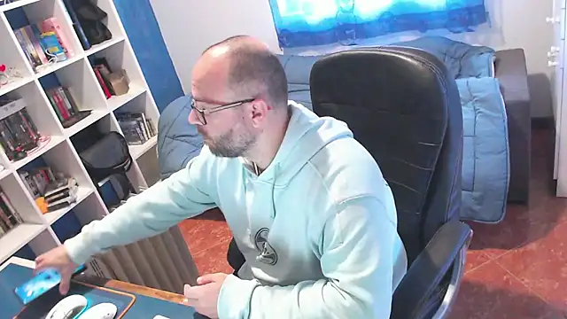 ravingr4d4 online show from March 16, 9:02 am