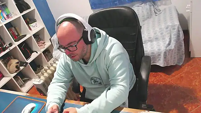 ravingr4d4 online show from January 31, 8:51 pm