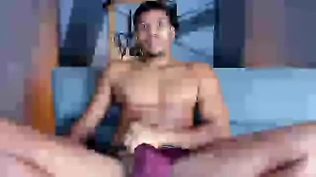 Snapshot of Abra_ham13 chatting on December 14, 11:18 am Abra ham13 online show from December 14, 11:18 am